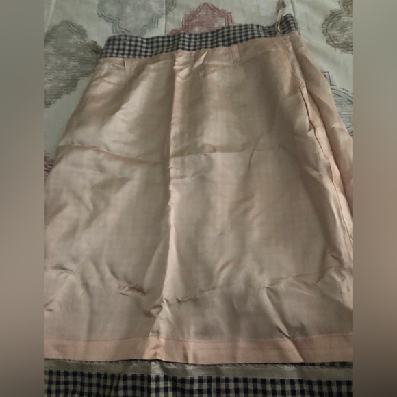 Lands end woman’s linen skirt. Black and Tan check. Slit back. Fully lined. - Picture 3 of 4